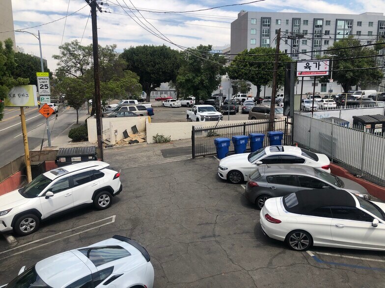 More Photos Of 600 S New Hampshire, Los Angeles Storefront Retail Office For Lease