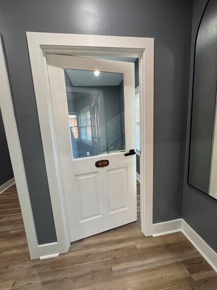 More Photos Of 301-304 Macy Dr, Roswell Medical For Lease