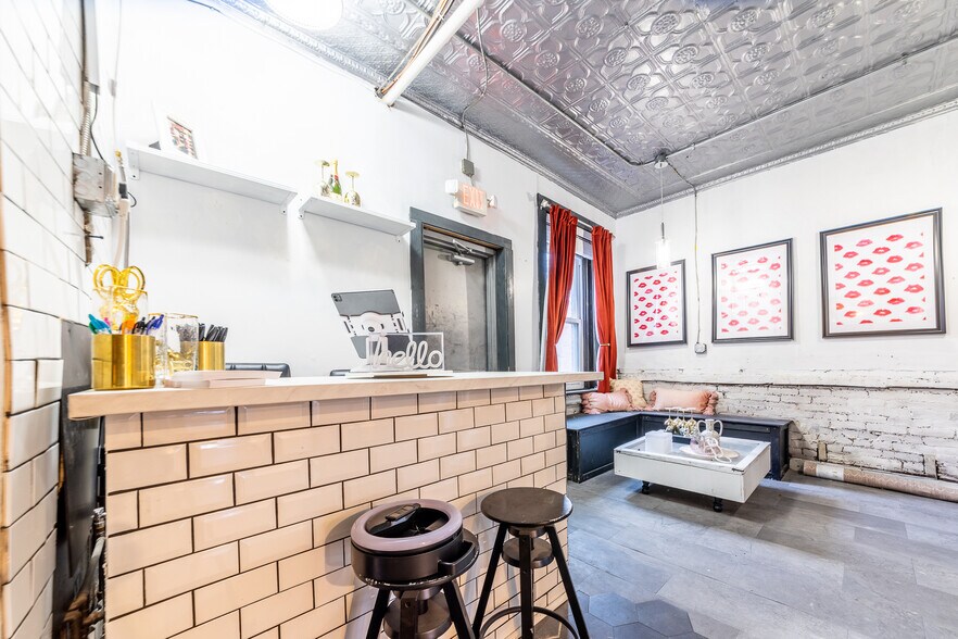 More Photos Of 827 E Warrington Ave, Pittsburgh Flex For Lease