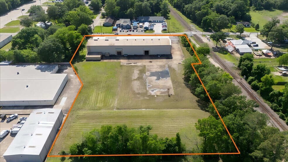More Photos Of 695 Pinchback Rd, Beaumont Warehouse For Sale