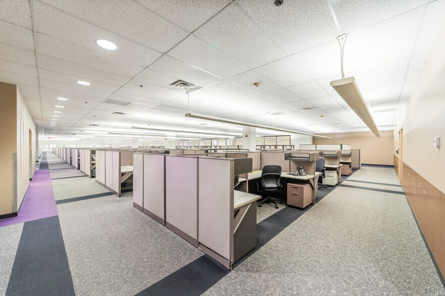 More Photos Of 100 Citibank Dr, San Antonio Office For Sale