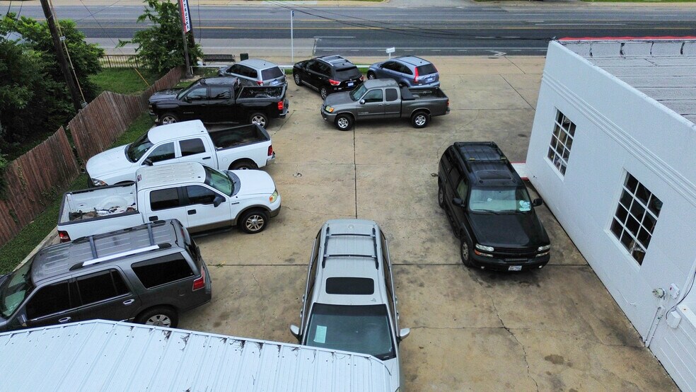 More Photos Of 4712 S Congress Ave, Austin Auto Dealership For Sale