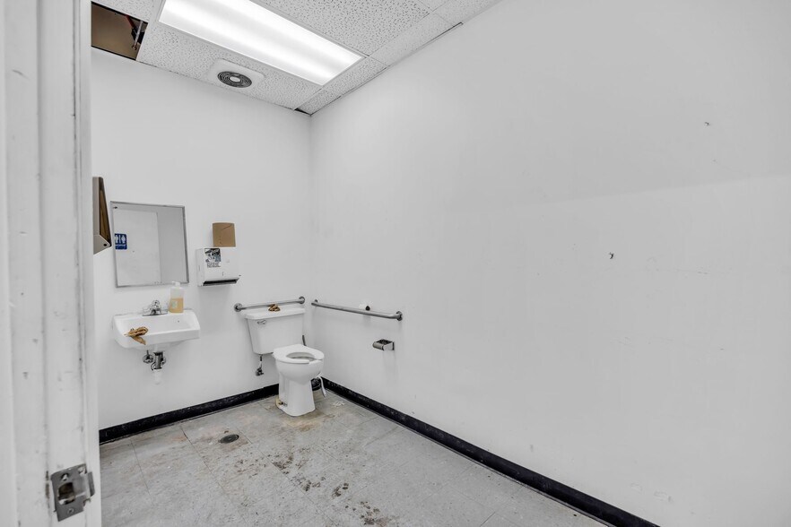 More Photos Of 511 Market St, Chattanooga Specialty For Lease