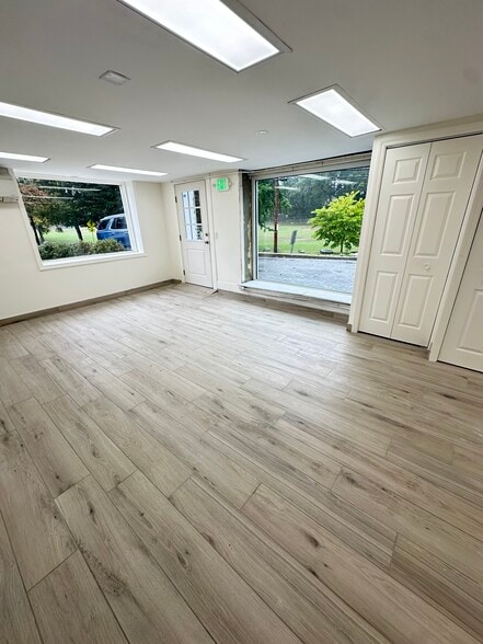 More Photos Of 45 Bible St, Cos Cob Storefront Retail Residential For Lease