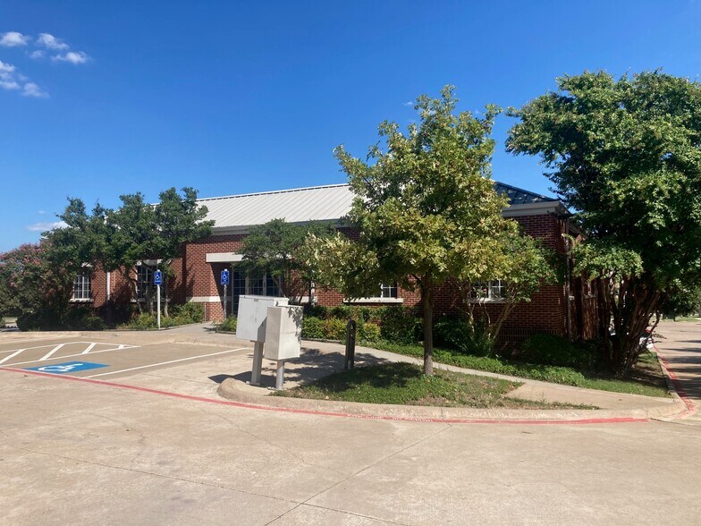More Photos Of 1735 Keller Springs Rd, Carrollton Office For Sale
