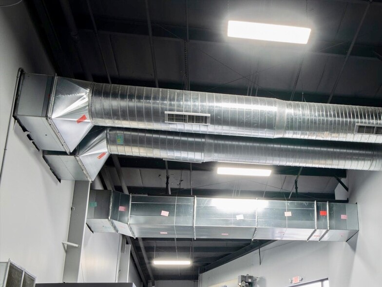 More Photos Of 465 W Commercial St, East Rochester Warehouse For Lease