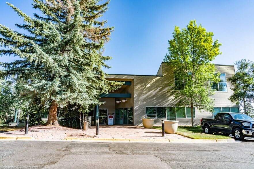 More Photos Of 433 Park Point Dr, Golden Office For Lease