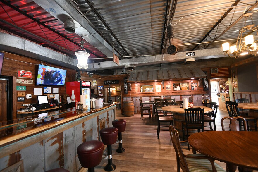 More Photos Of 809 E Greenwood St, Abbeville Restaurant For Sale