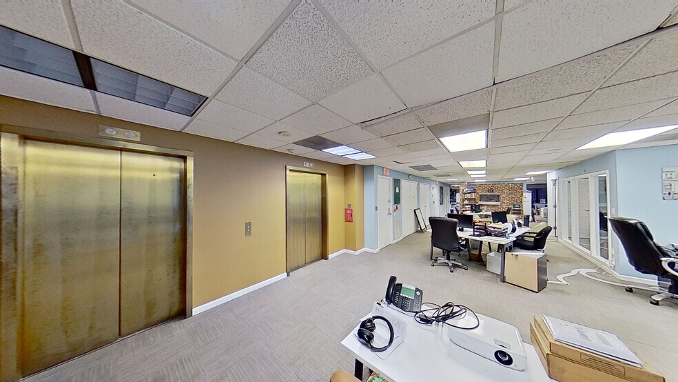 More Photos Of 727 15th St NW, Washington Office For Lease