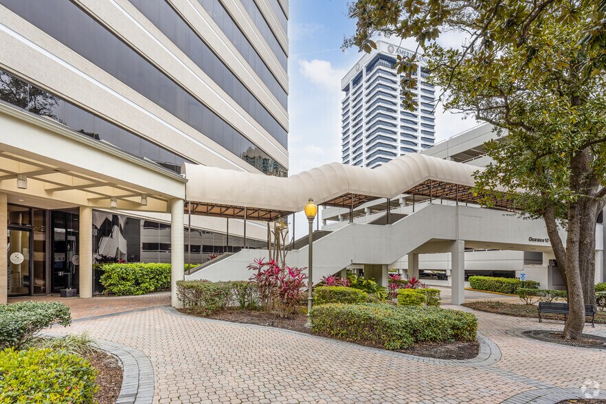 More Photos Of 1200 Riverplace Blvd, Jacksonville Office For Lease