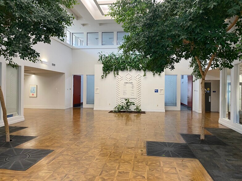 More Photos Of 125 N Lincoln St, Dixon Medical For Sale