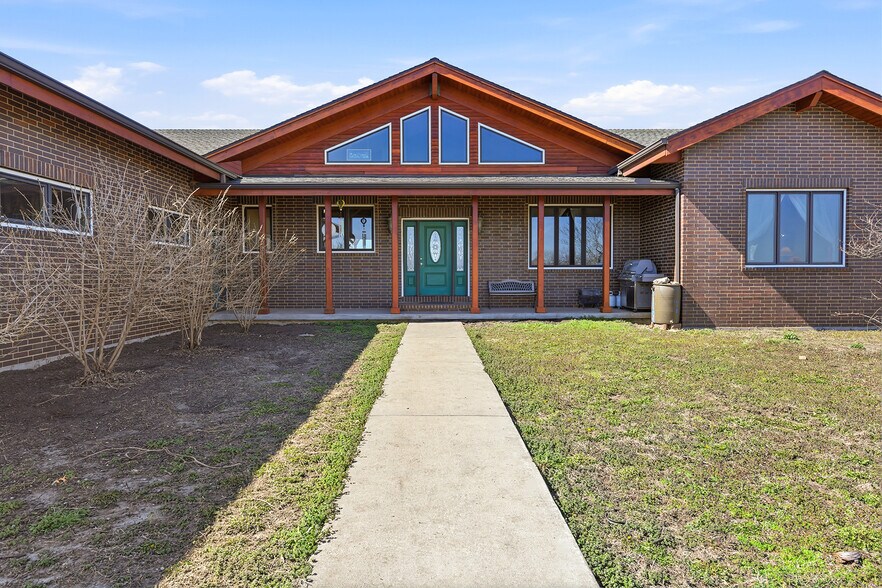 More Photos Of 32846 Block Rd, Paola Specialty For Sale