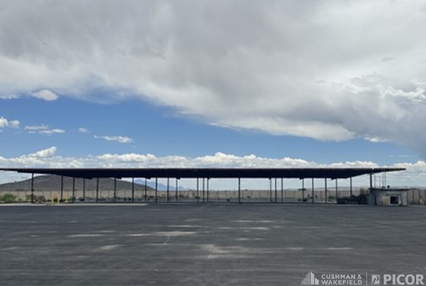 More Photos Of 6701 S Midvale Park Rd, Tucson Distribution For Sale