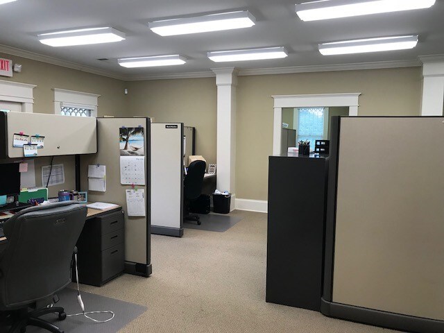 More Photos Of 235 S Glynn St, Fayetteville Office For Lease