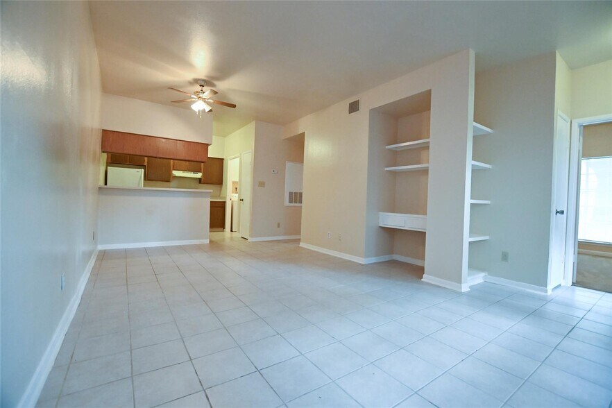 More Photos Of 2626 Holly Hall St, Houston Apartments For Sale