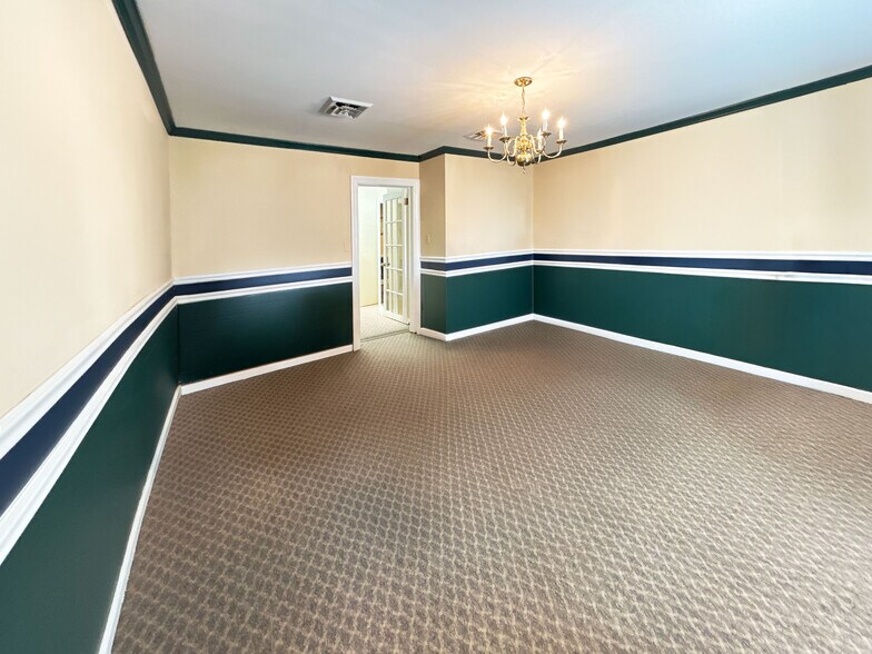 More Photos Of , Gaithersburg Office For Sale