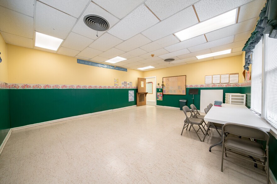 More Photos Of 4323 Primrose Rd, Columbus Religious Facility For Sale