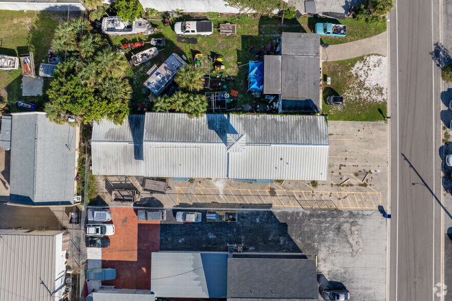 More Photos Of 236 Grove St S, Venice Freestanding For Sale