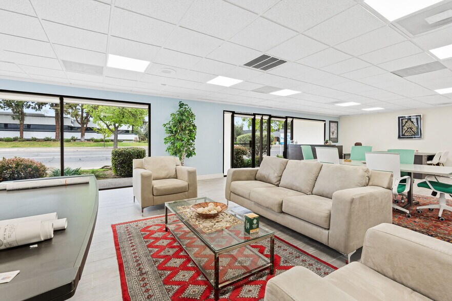 More Photos Of 1665 W Shaw Ave, Fresno Medical For Sale