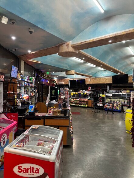 More Photos Of 9020 Long Beach Blvd, South Gate Light Manufacturing For Lease