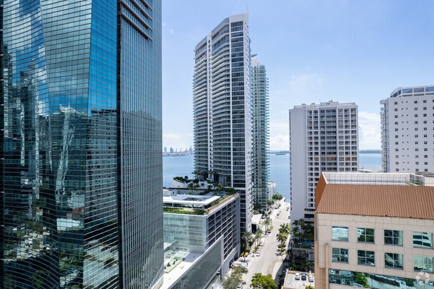 More Photos Of 1300 Brickell Bay Dr, Miami Apartments For Sale