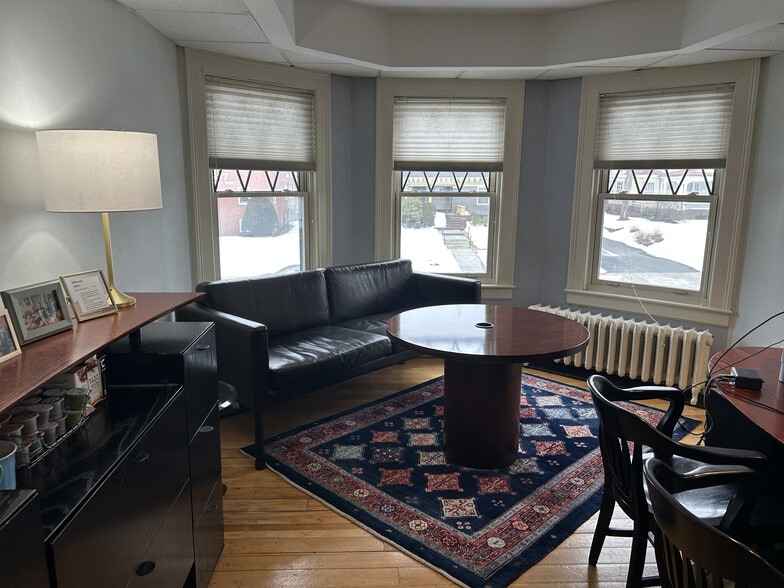 More Photos Of 638 Prospect Ave, Hartford Office For Sale