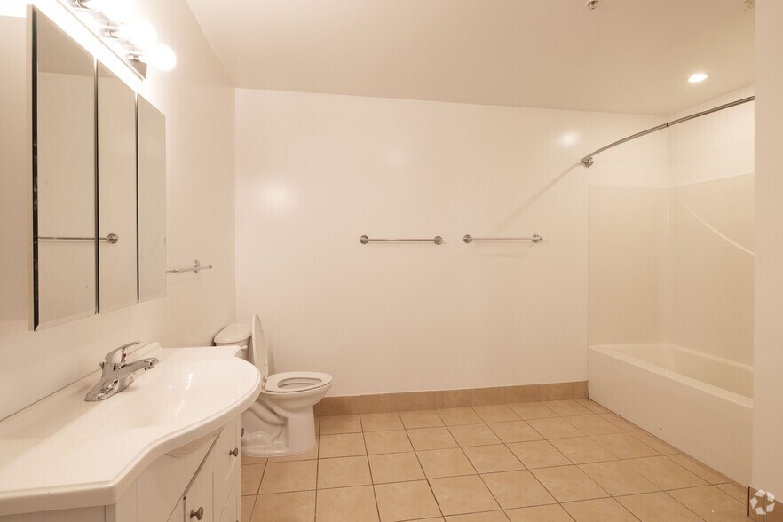 More Photos Of 221 Glen St, Glens Falls Apartments For Lease