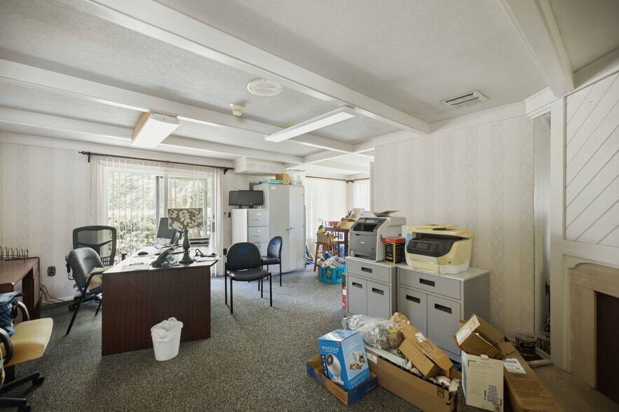 More Photos Of 1112 NE 36th Ave, Ocala Office For Sale