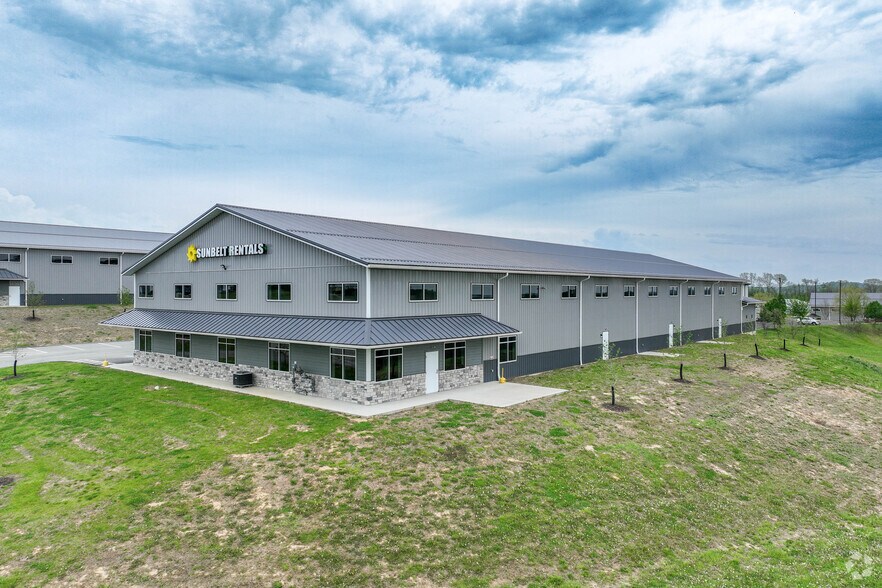 More Photos Of 1000 Randall Ct, Export Warehouse For Lease