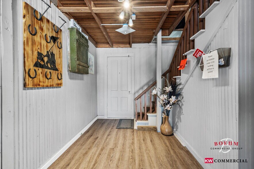 More Photos Of 23699-23737 W US Highway 290, Harper Storefront For Sale