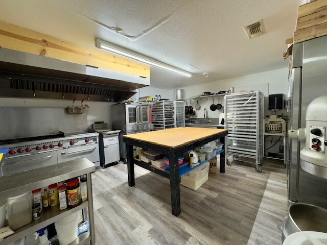 More Photos Of 302 E Dickinson Blvd, Fort Stockton General Retail For Sale