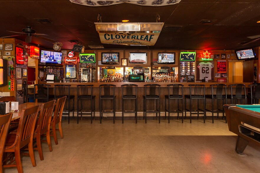 More Photos Of 6001 State Rd, Parma Restaurant For Sale