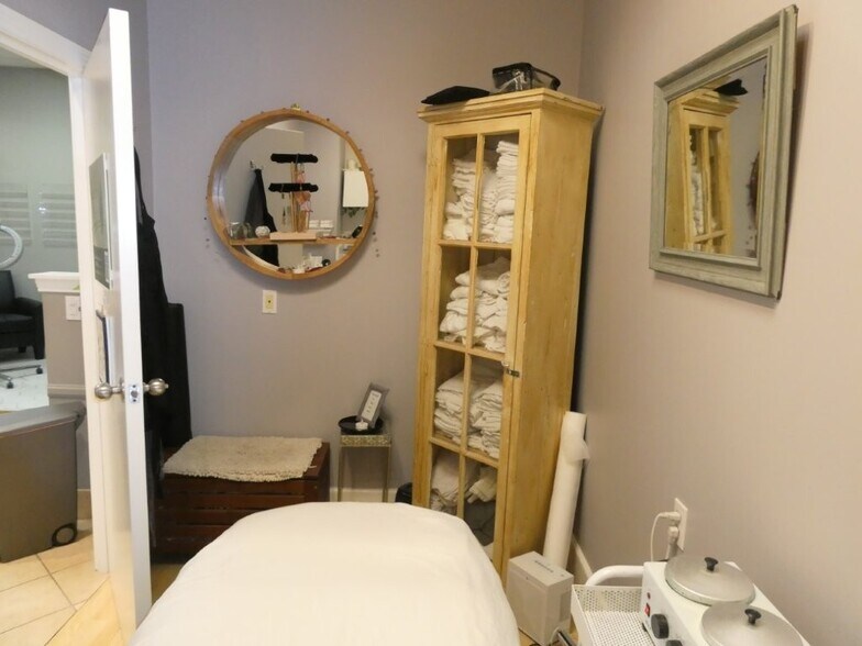 More Photos Of 1101 Foothill Blvd, La Cañada Flintridge Storefront For Lease