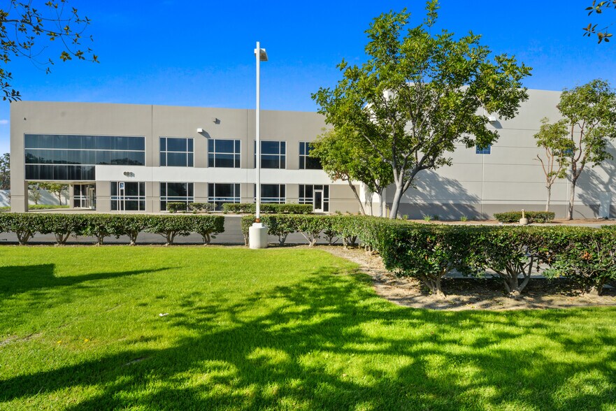 More Photos Of 691-701 Burning Tree Rd, Fullerton Unknown For Lease