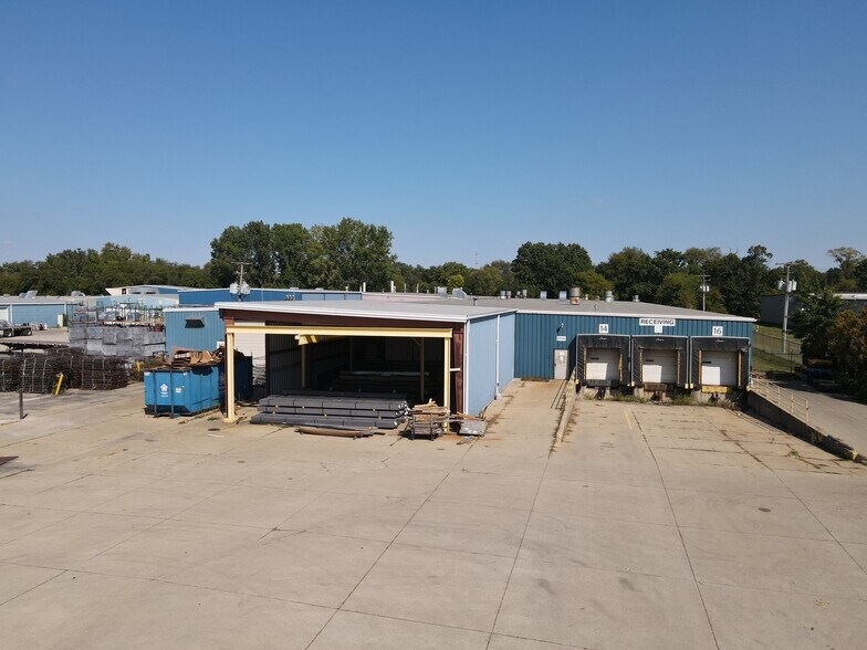 Primary Photo Of 3308 Charlotte Ave, Elkhart Manufacturing For Lease