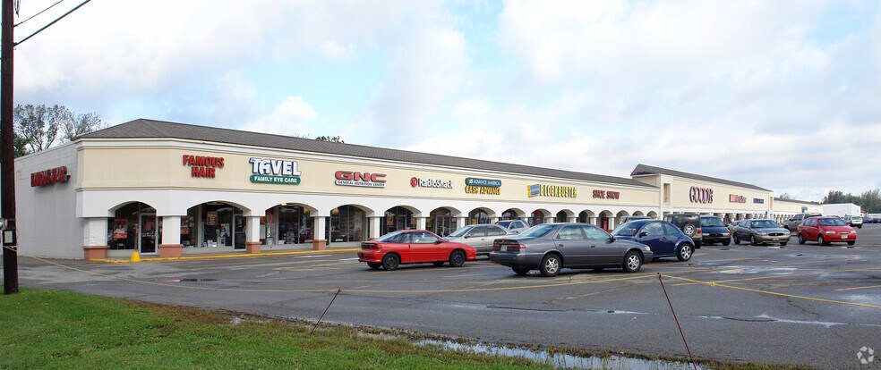 More Photos Of 427-525 S Memorial Dr, New Castle General Retail For Sale