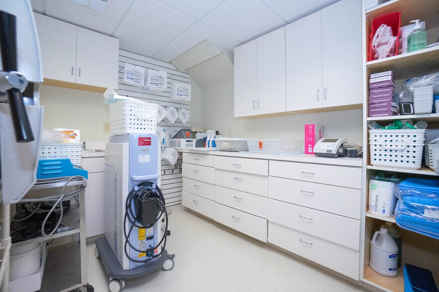 More Photos Of 120 Trinity Pl, Athens Medical For Sale