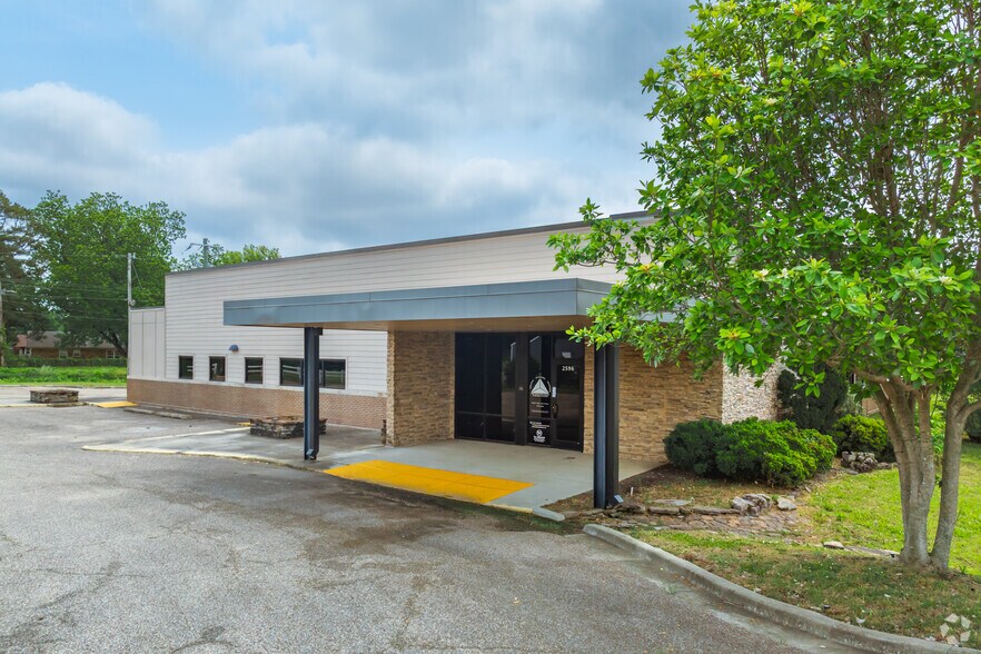 More Photos Of 2596 Interstate 55, Marion Medical For Sale