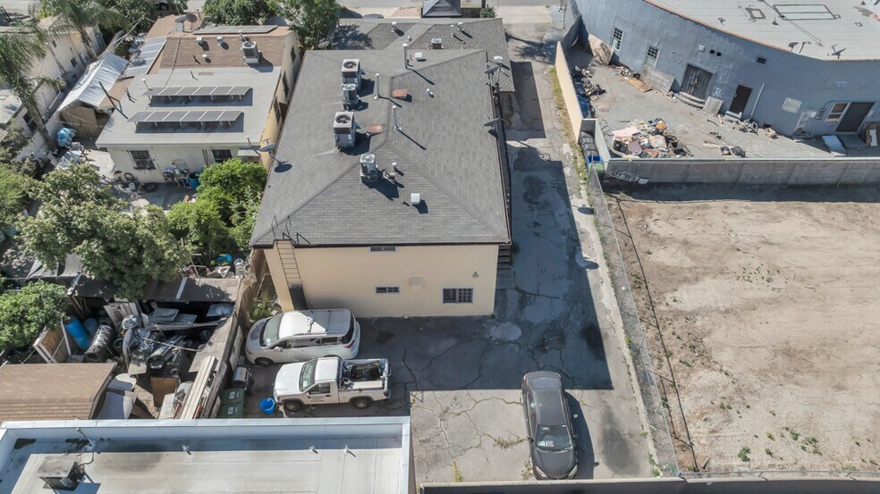 More Photos Of 11853 Hart St, North Hollywood Multifamily For Sale