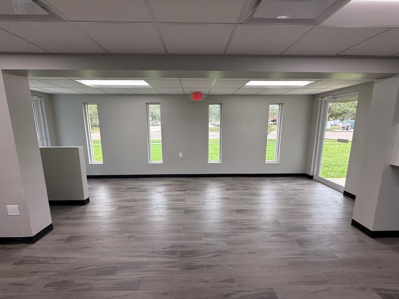 More Photos Of 7900 Dr. Martin Luther King, J St N, Saint Petersburg Medical For Lease