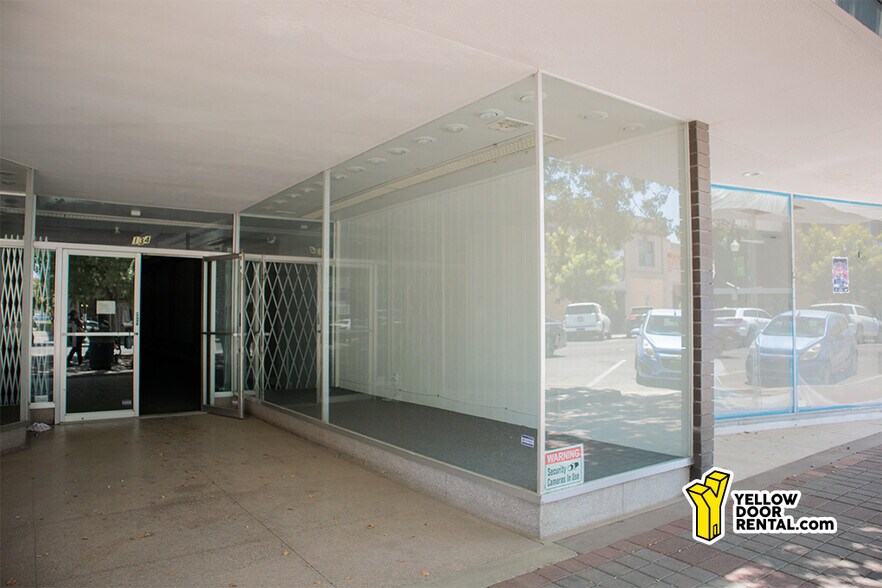 More Photos Of 134 S K St, Tulare Storefront For Lease