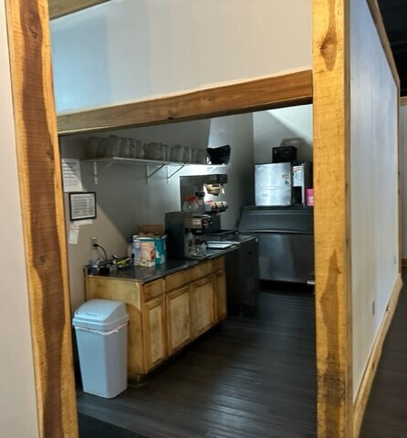 More Photos Of 512 Barrett Blvd, Henderson General Retail For Sale