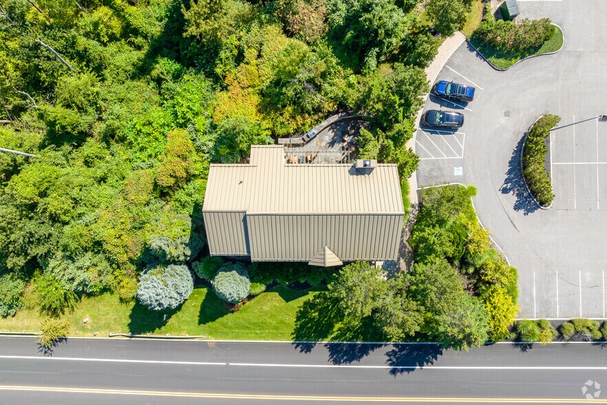 More Photos Of 83 Orchard Hill Park Dr, Leominster Office For Sale