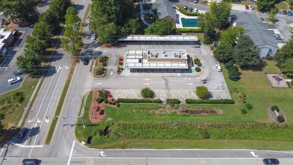 More Photos Of 200 Floyd Thompson Blvd, Hampton Fast Food For Lease