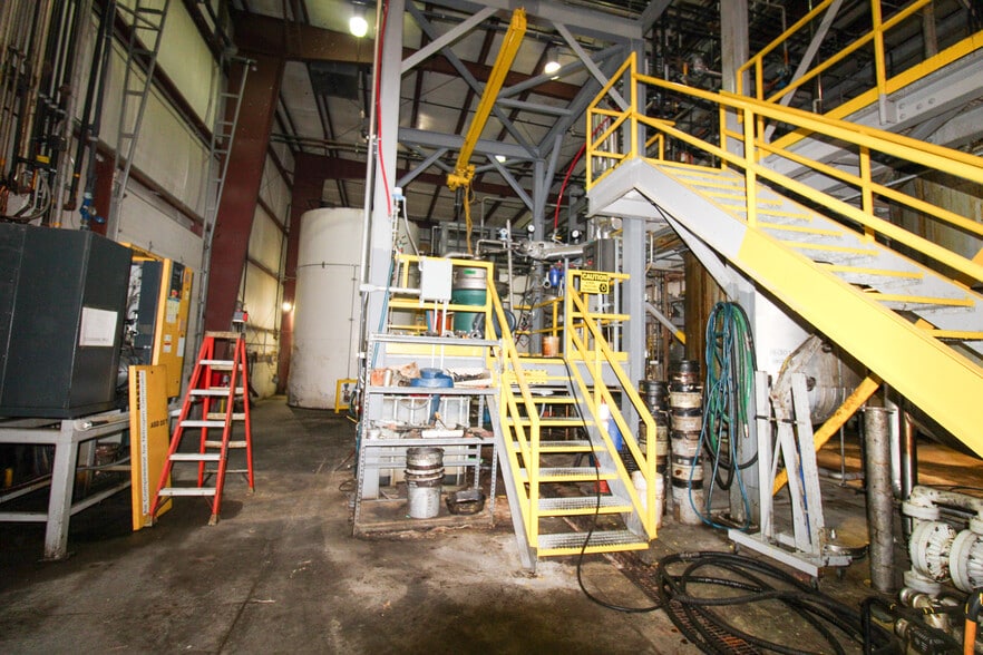 More Photos Of 5640 44th Ave S, Clinton Office For Sale