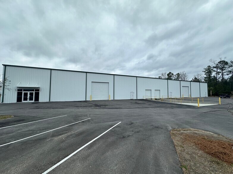 More Photos Of 138 Strathmore Rd, Summerville Distribution For Lease
