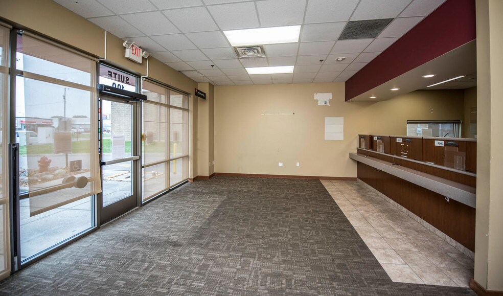 More Photos Of 300 Western Ave, Faribault General Retail For Lease