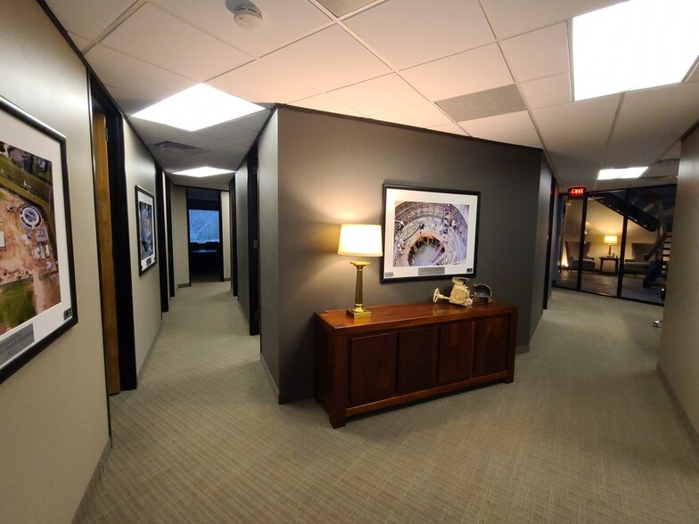 More Photos Of 1101 S Capital Of Texas Hwy, West Lake Hills Office For Lease