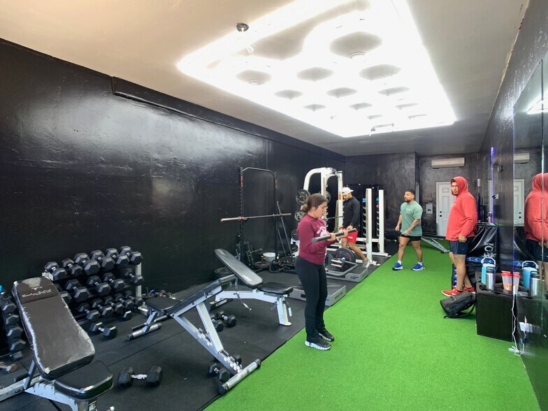 More Photos Of 246 Broadway, Chula Vista Freestanding For Sale