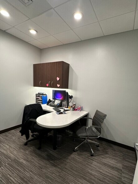 More Photos Of 12335 Hymeadow Dr, Austin Office For Sale